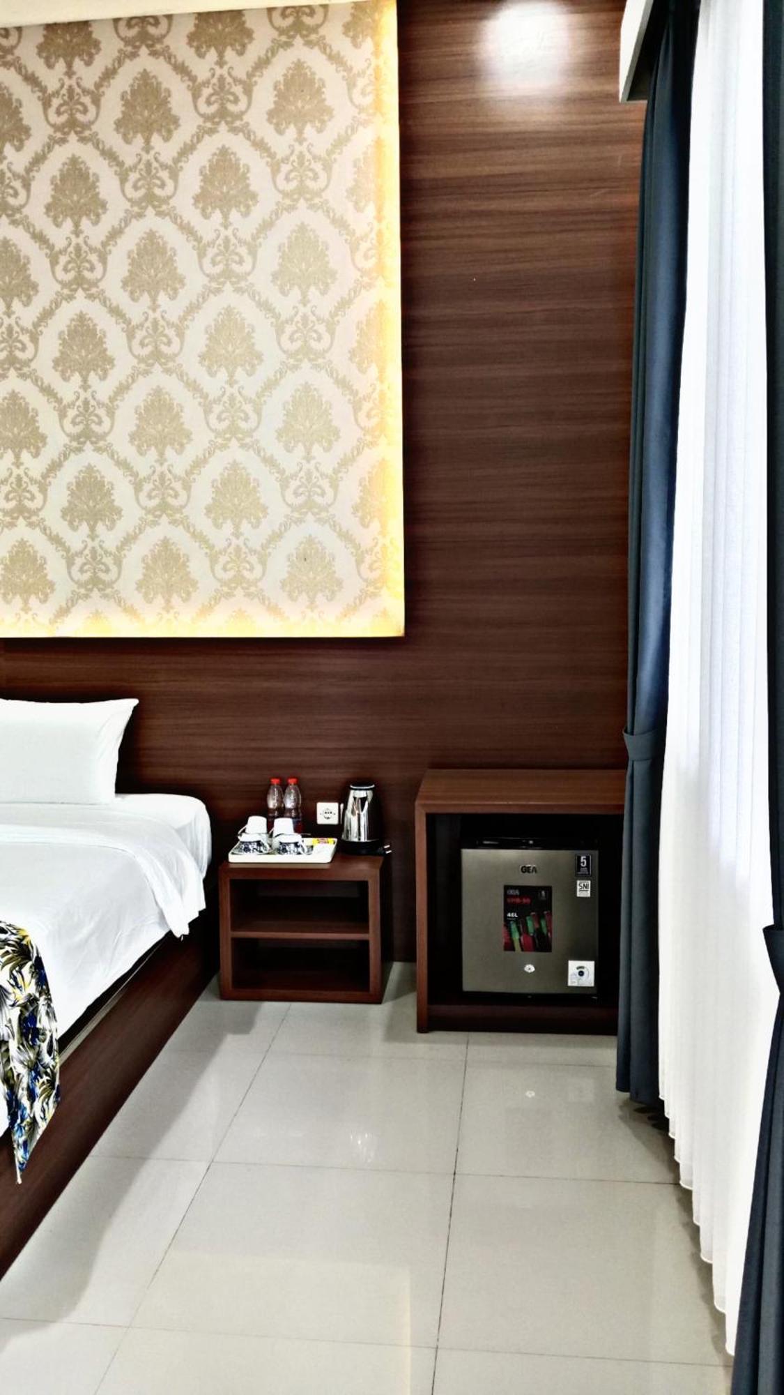 Crown Syariah Hotel