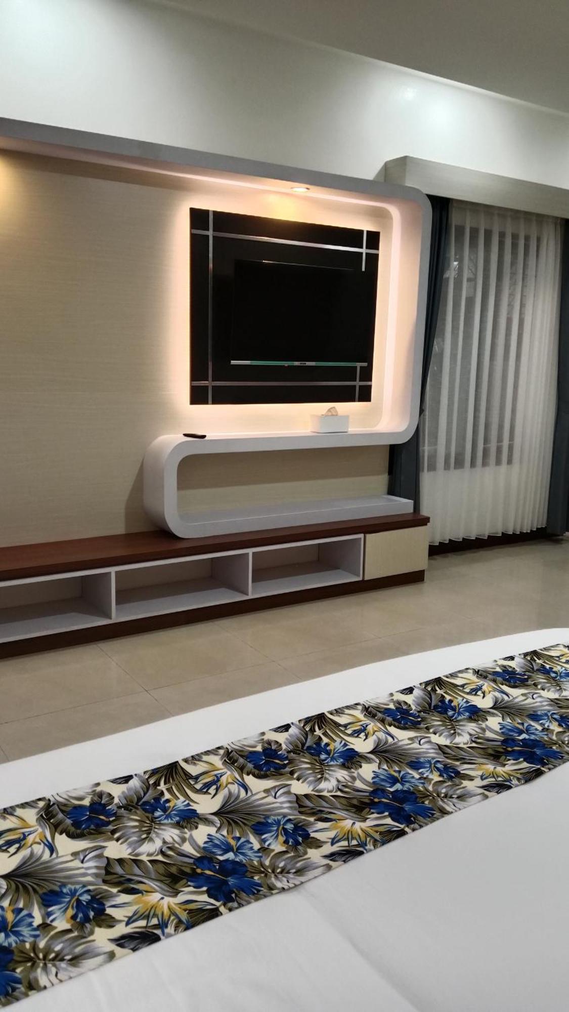Crown Syariah Hotel 3*