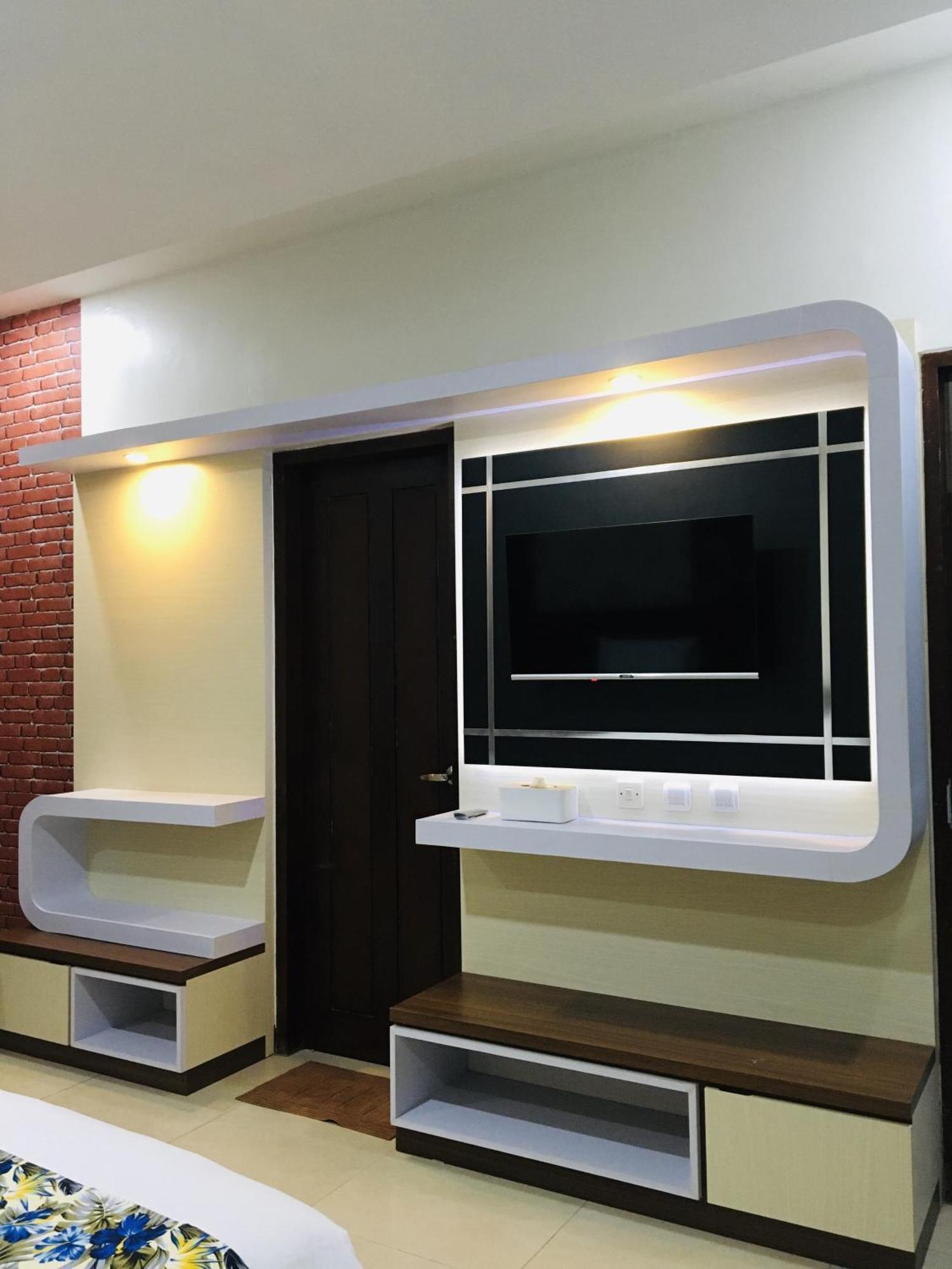 Hotel Crown Syariah 3*